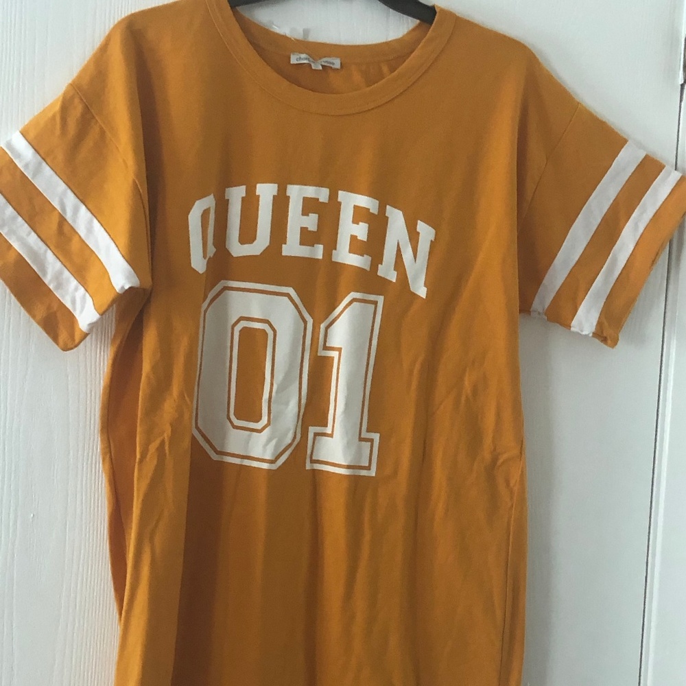 Tshirt/Blouse/Dress Queen